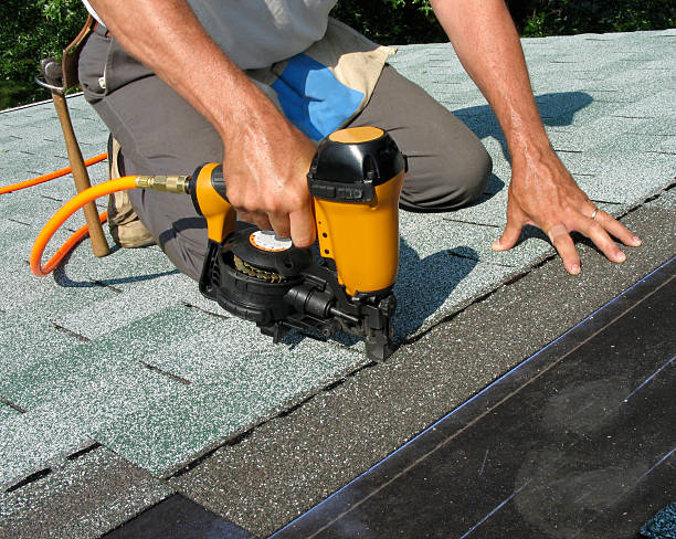 Best Roofing Contractor Near Me  in Carlyle, IL